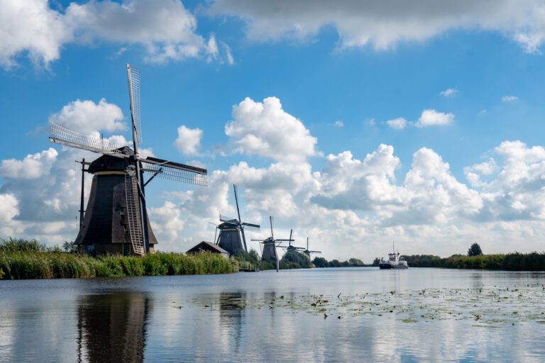 https://v1.kinderdijk.nl/wp-content/uploads/2023/02/Kinderdijk_nieuws_feest.jpg