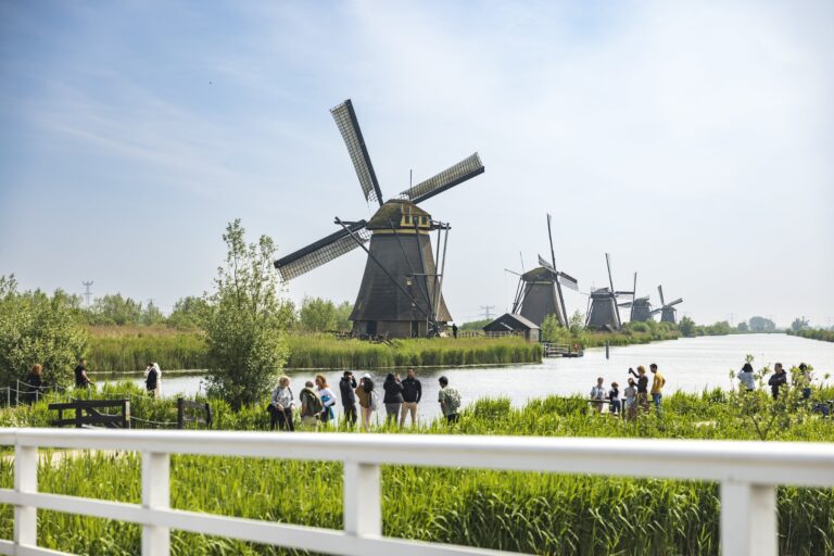 https://v1.kinderdijk.nl/wp-content/uploads/2024/05/20240511-Kinderdijk-Molendagen_lowres-scaled.jpg