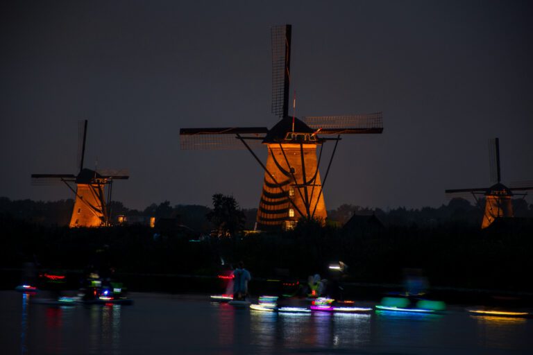 https://v1.kinderdijk.nl/wp-content/uploads/2024/09/2024_Verlichtingsweek_Lisanne-Vermaas-scaled.jpg